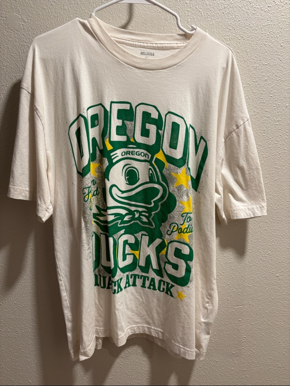 Hollister Cream Oregon Ducks Graphic Tee with Green & Yellow Print